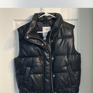 Abercrombie & Fitch Black Puffer Vest